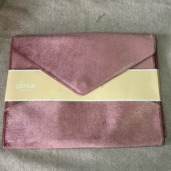 N.W.T Pink Laptop clutch.. - Picture 1 of 2